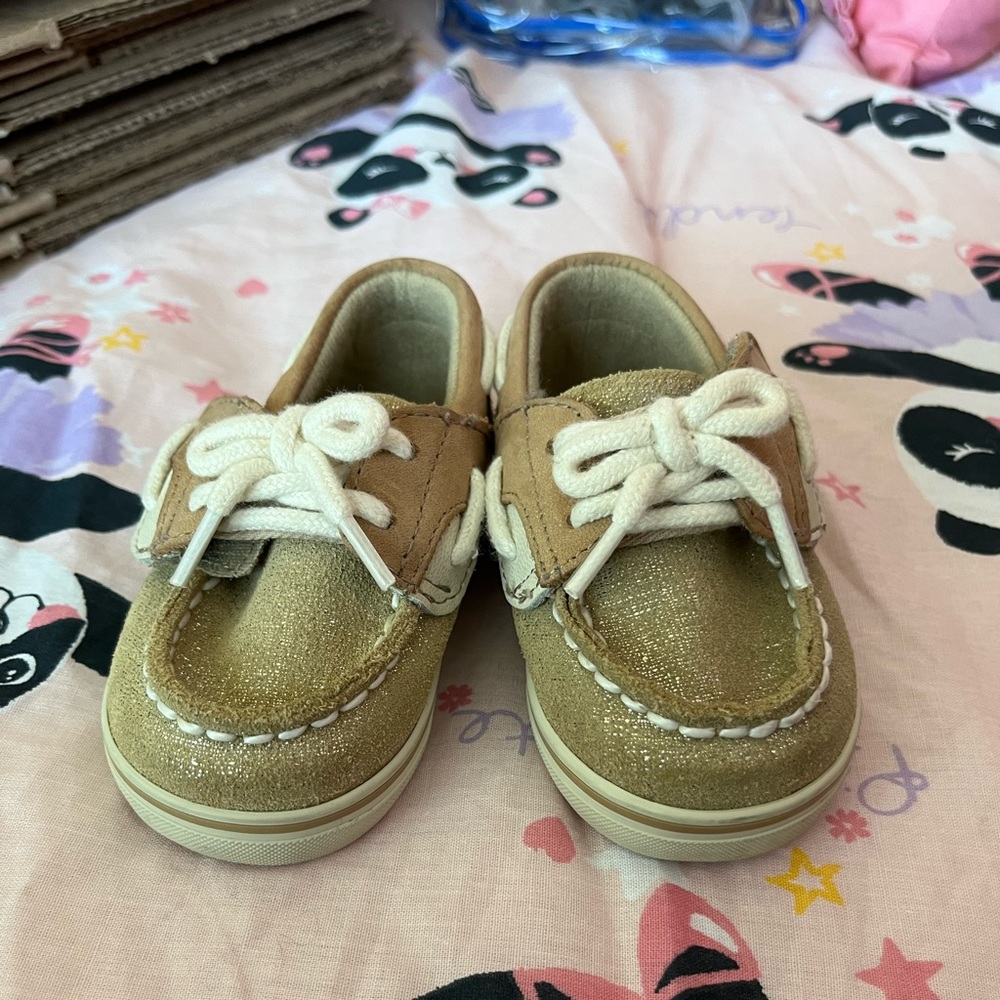 Adorable baby sperrys barely ever worn!